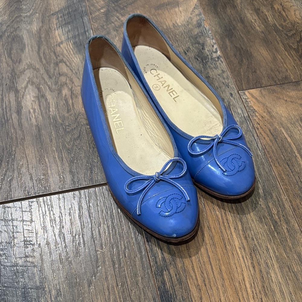 CHANEL Cornflower Blue Patent Leather ballet flats